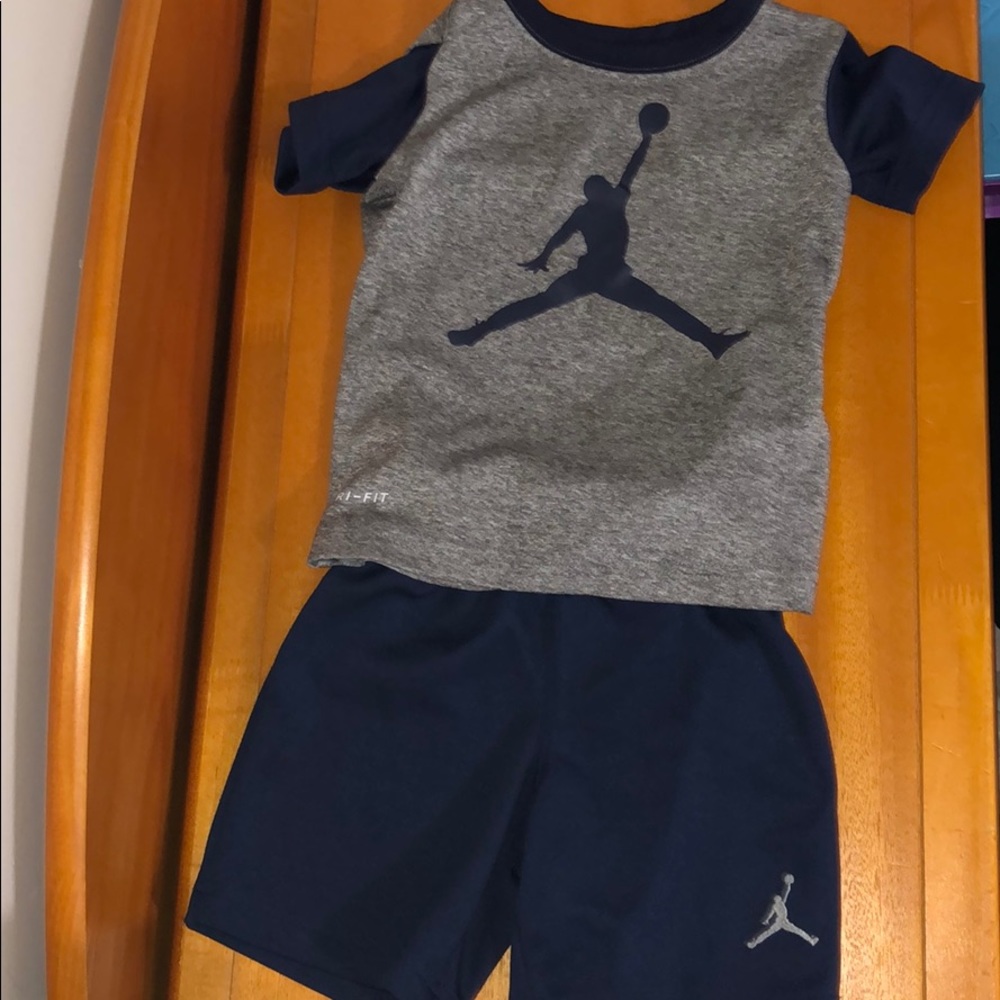 Jordan set size 3T. Used.